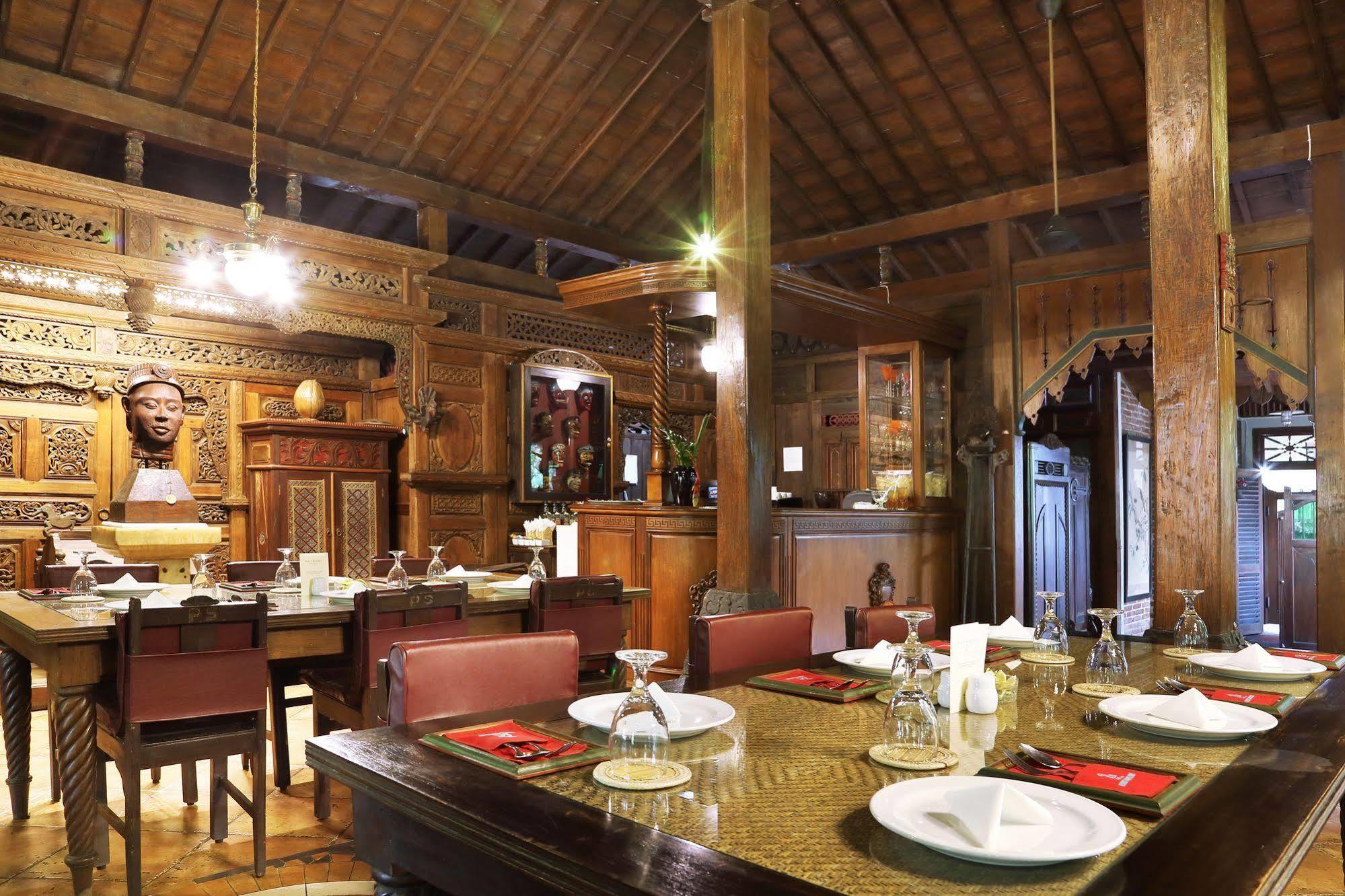 Hotel Melva Balemong à Semarang Extérieur photo