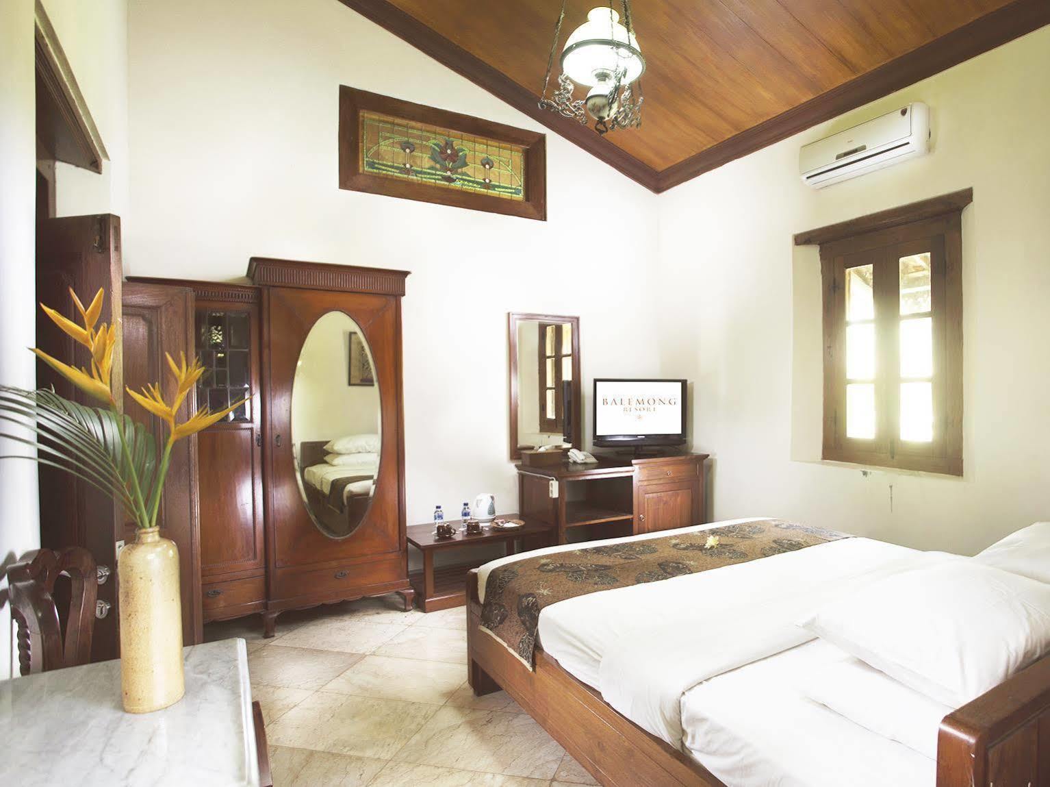 Hotel Melva Balemong à Semarang Extérieur photo
