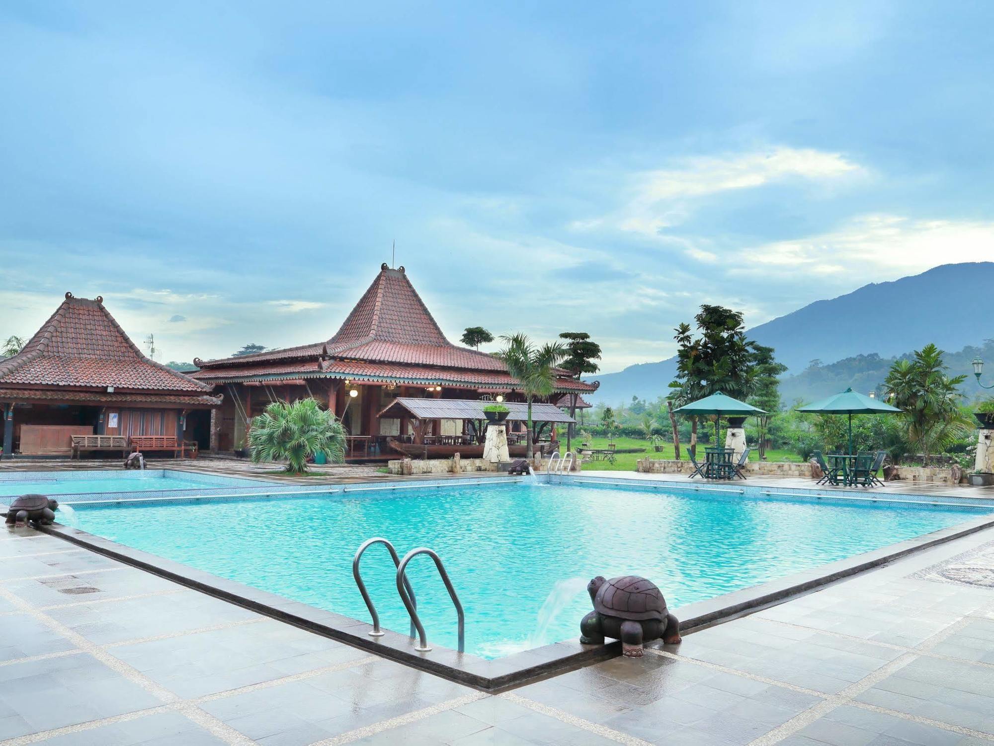 Hotel Melva Balemong à Semarang Extérieur photo