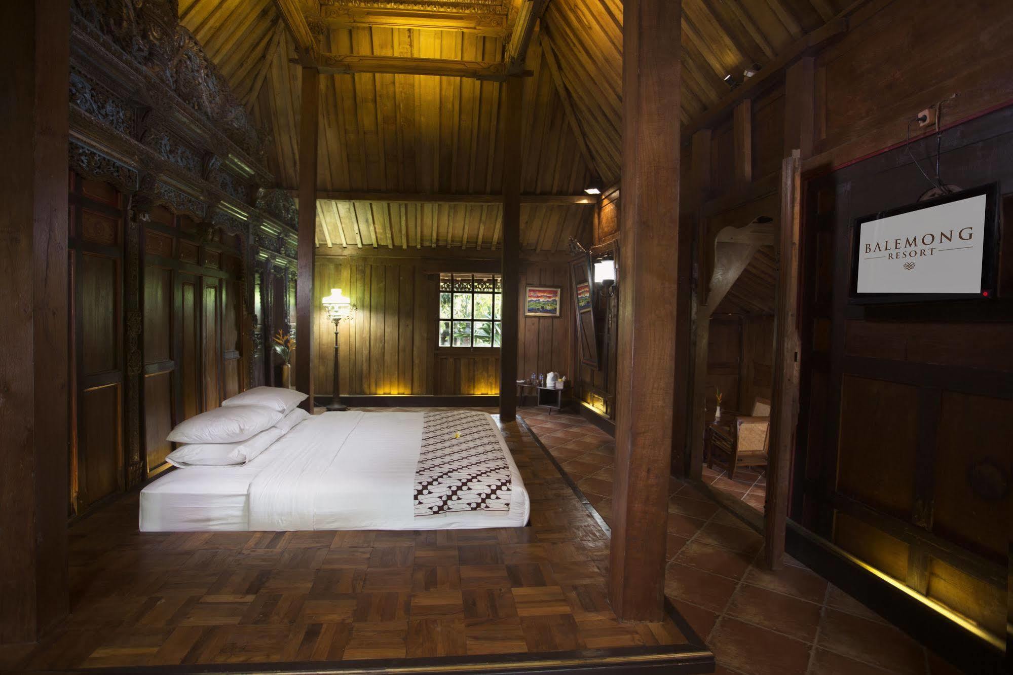 Hotel Melva Balemong à Semarang Extérieur photo