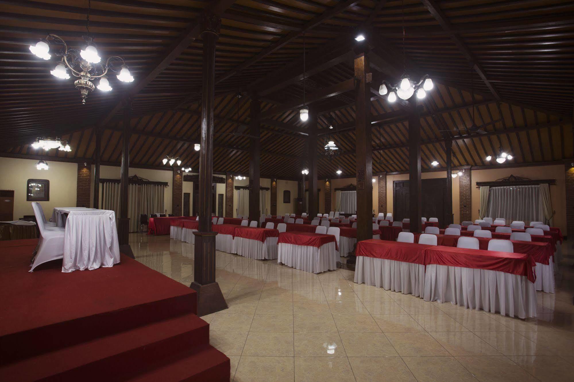 Hotel Melva Balemong à Semarang Extérieur photo