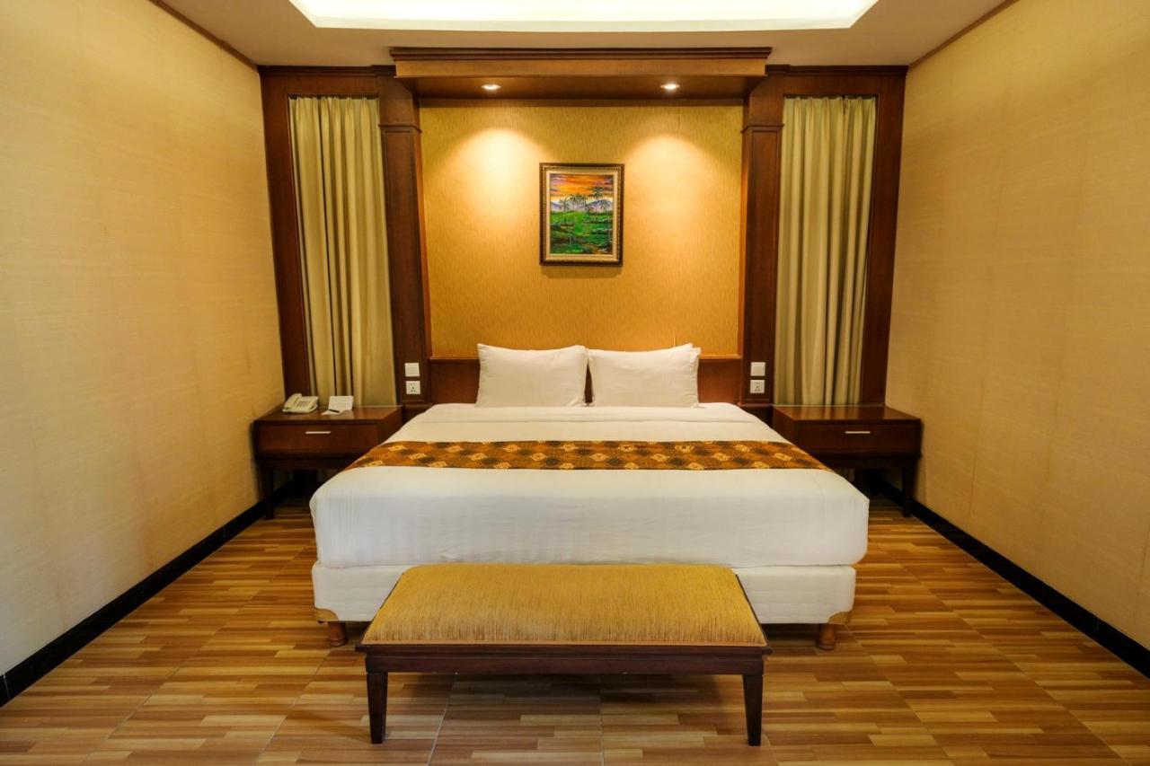 Hotel Melva Balemong à Semarang Extérieur photo