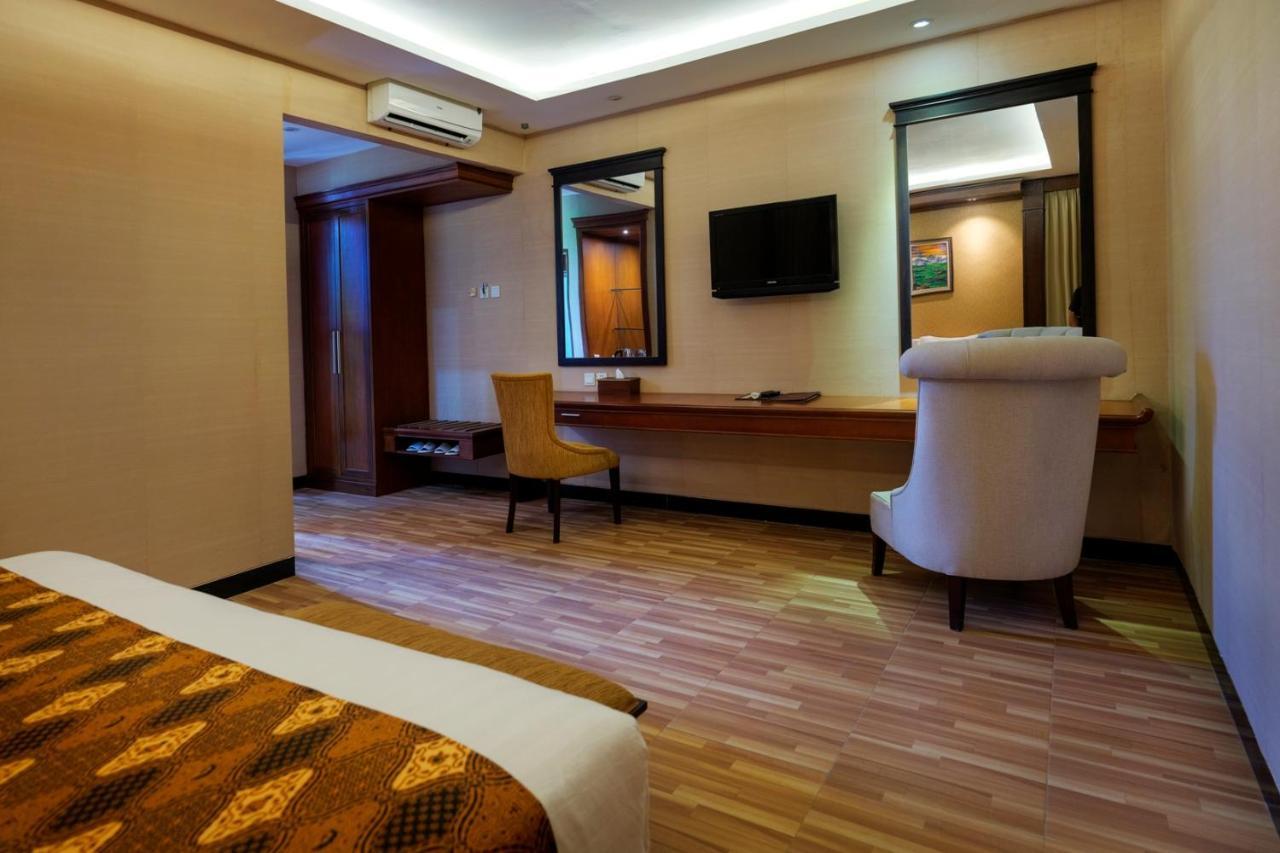 Hotel Melva Balemong à Semarang Extérieur photo