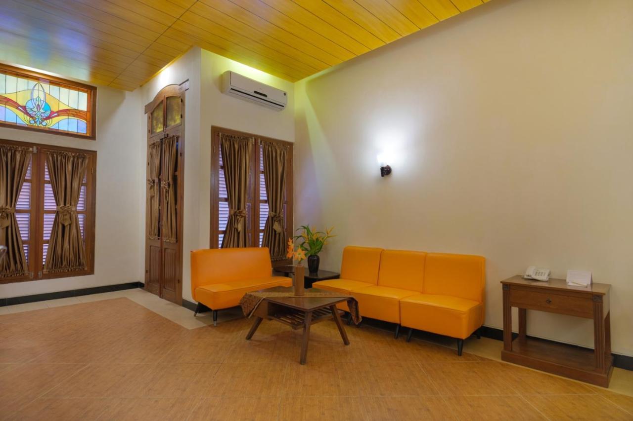 Hotel Melva Balemong à Semarang Extérieur photo