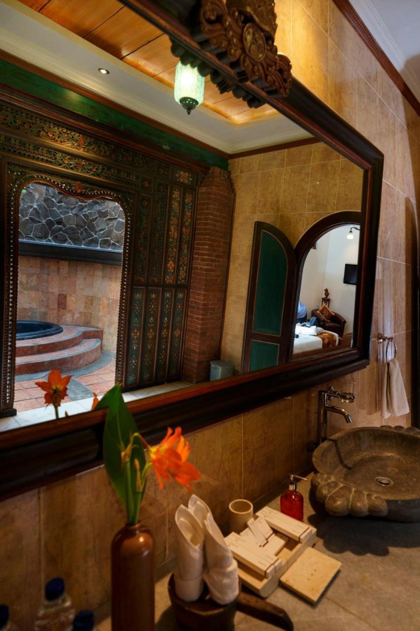 Hotel Melva Balemong à Semarang Extérieur photo