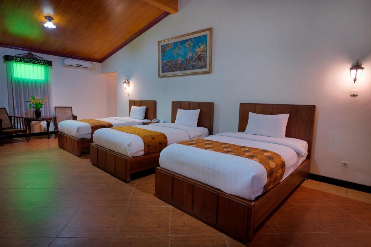 Hotel Melva Balemong à Semarang Extérieur photo