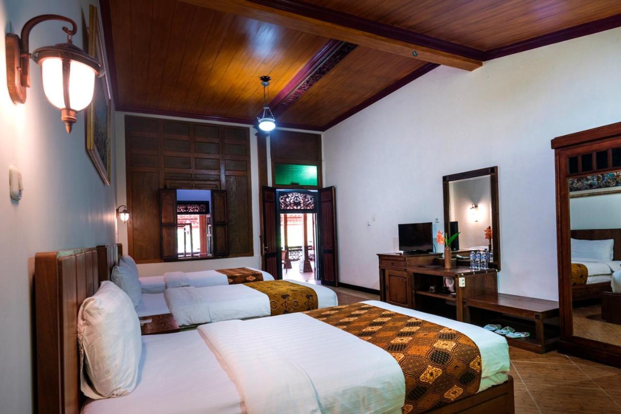 Hotel Melva Balemong à Semarang Extérieur photo