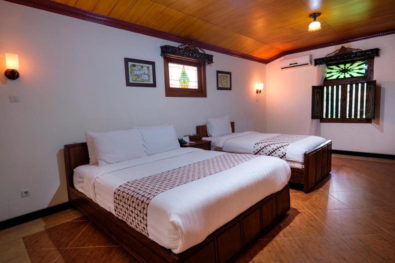 Hotel Melva Balemong à Semarang Extérieur photo