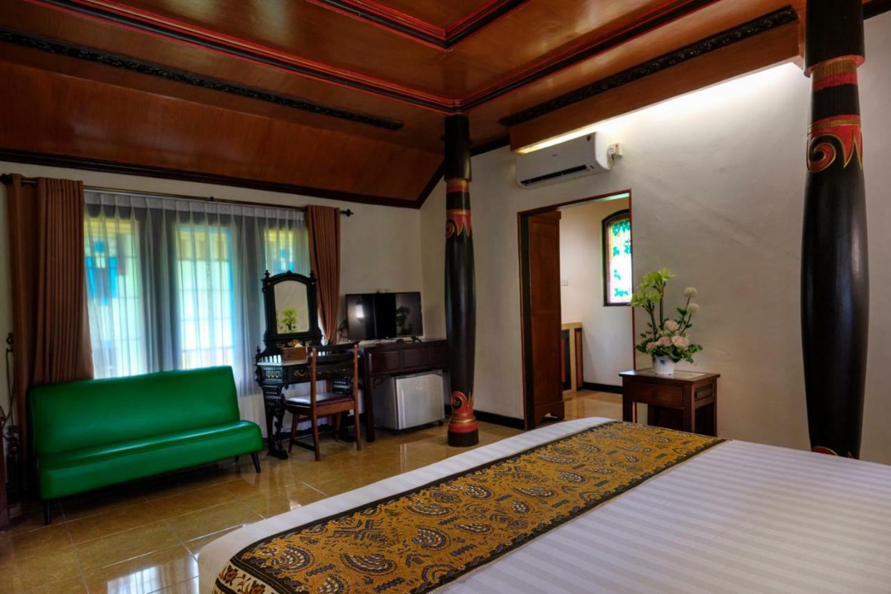 Hotel Melva Balemong à Semarang Extérieur photo